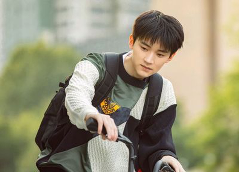周翊然
