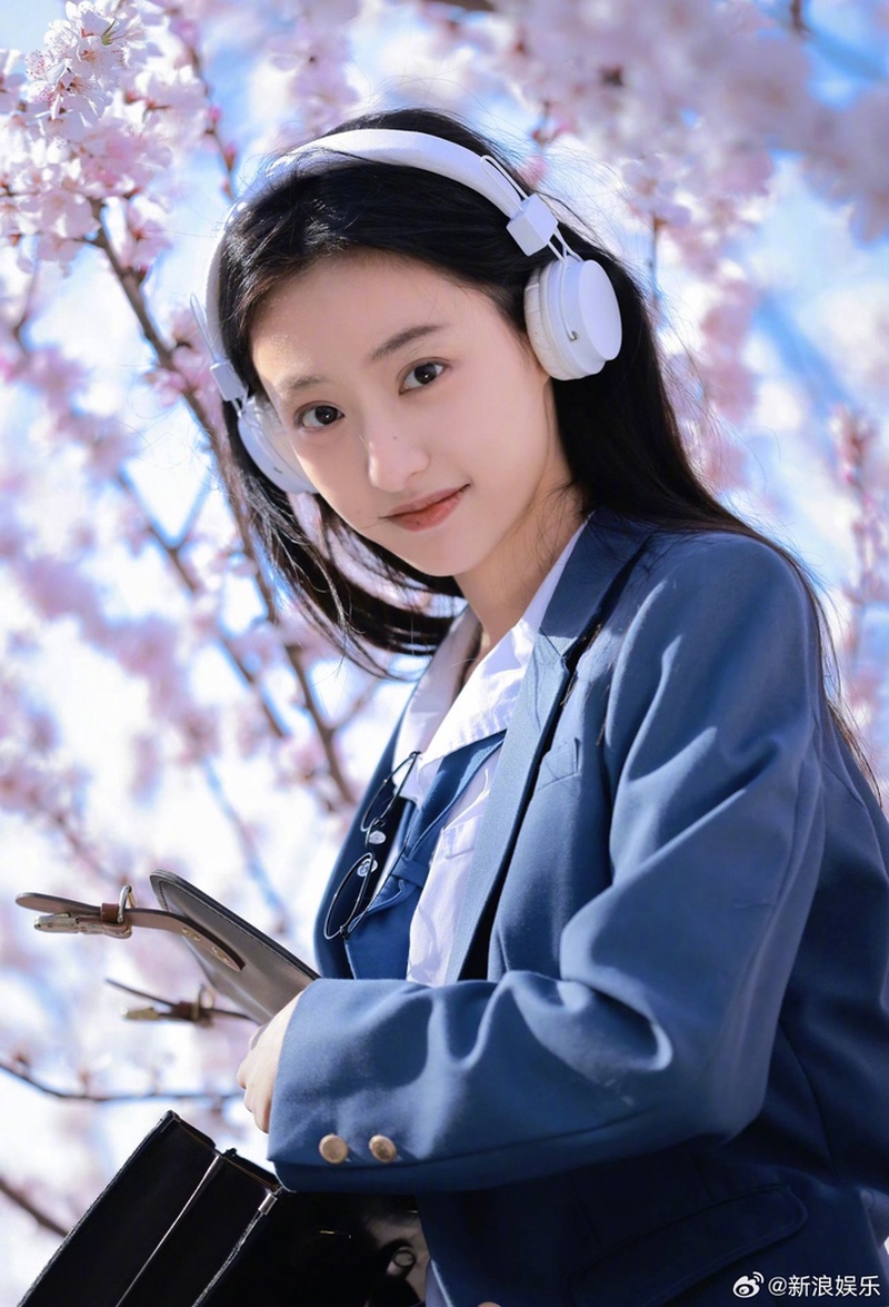 张凌赫