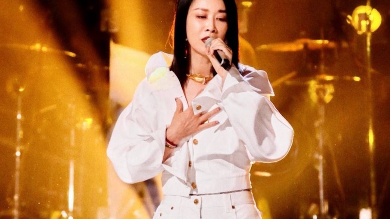 那英出任《歌手2026》特邀串讲人，天后执麦引领竞演新